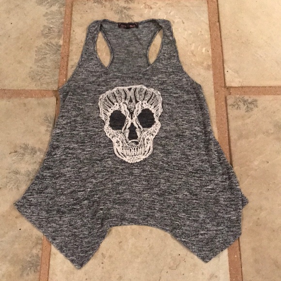 Tops - Almost Famous Women’s Skull Tank Size Large